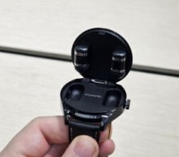 La Huawei Watch Buds // Source : Frandroid