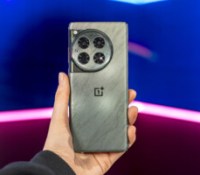 Le OnePlus 12 // Source : Chloé Pertuis pour Frandroid