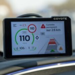 On a essayé le Coyote Max pendant 4 mois : pourquoi il est plus efficace que Waze pour éviter les PV