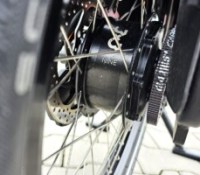 On a roulé avec une transmission semi-automatique pour vélo électrique qui adore les gros moteurs : une expérience presque parfaite