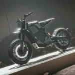 La nouvelle moto électrique de Peugeot joue les baroudeuses avec une belle surprise côté prix