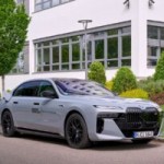 BMW fait rouler une première voiture électrique dotée d’une batterie solide à la technologie révolutionnaire