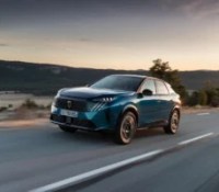 Peugeot e-3008 // Source : Peugeot