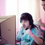 En collaboration avec l’équipe eSport de Squeezie, Gentle Mates, l’écran PC TCL QD mini-LED 300 Hz est en promo pour son lancement