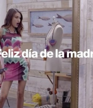 desigual-campagne-preservatif-troue