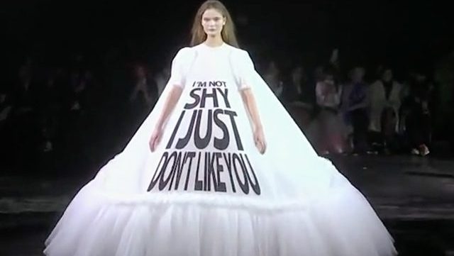 robes-messages-viktor-rolf