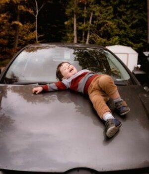 enfant-voiture-600