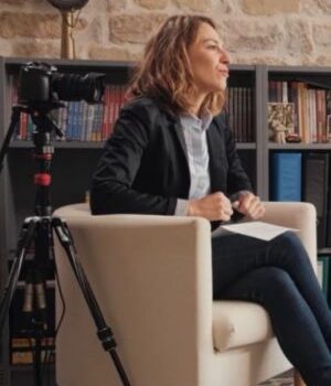 Laura Raim sur le plateau des Idees larges