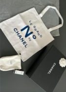 Pourquoi revendre du packaging de luxe peut rapporter gros // Source : Captures d'écran TikTok