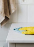 menage-salle-de-bain // Source : Canva
