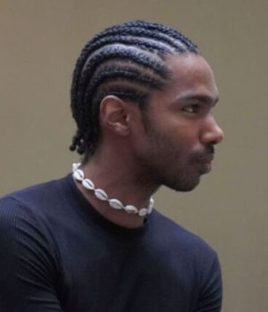 « Ce lait capillaire a révolutionné ma routine » : la routine cheveux texturés 4b d'Anthony // Source : Veronika Louba