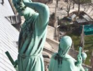 Les statues qui étaient présentes au niveau de la flèche de l'édifice. // Source : Site officiel de Notre-Dame de Paris