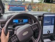 Au volant du Ford F150 // Source : Raphaelle Baut pour Numerama