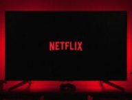 Prix Netflix : quels sont les tarifs des abonnements en 2025 ? // Source : Thibault Penin -Unsplash